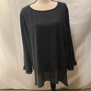 3/$28❤️Loft Black and White loose fit, Long sleeve top sizeXXL